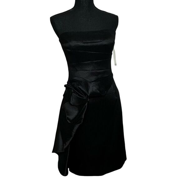 NWT BADGLEY MISCHKA Black Satin Strapless Mini With Abstract Bow Size 4 - Picture 3 of 14